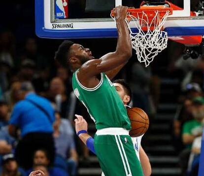 足球报：U系列联赛明年改制，U21和U19联赛合并踢周末赛制（足球报：明年U系列联赛重组，U21与U19合并改为周末赛）