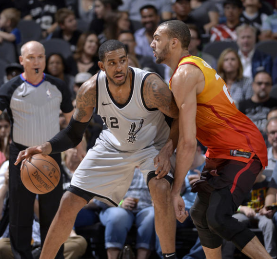 奎因成为鹈鹕队史第二位单节砍20分+5助攻的球员（奎因单节20分5助攻，成鹈鹕队史第二人）