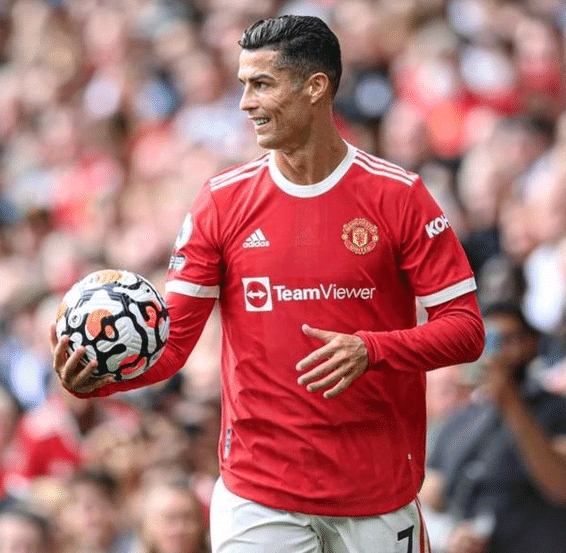 克劳福德拒付30万美元制裁费，失去WBC冠军引发拳迷热议（克劳福德因拒缴30万美元制裁费遭WBC撤销冠军，拳迷热议不断）