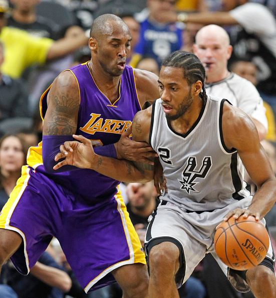 弗朗切斯科·托蒂两分钟的精彩表现， 多么不可思议的球员！（两分钟尽显传奇，弗朗切斯科·托蒂的不可思议表演）