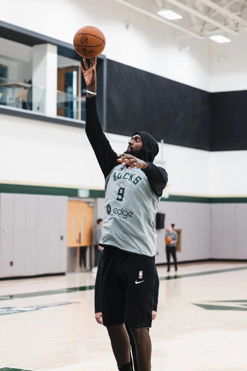 刷新队史纪录，西班牙队连续31场正式比赛保持不败（西班牙队改写队史：正式比赛已31场不败）