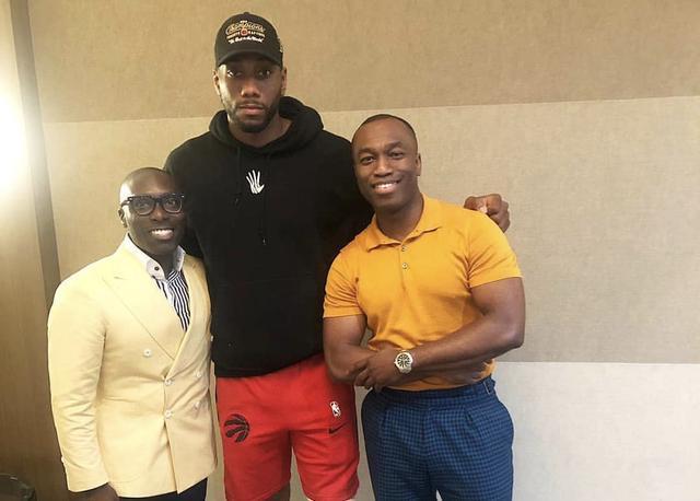 弗里克：当拉菲尼亚开始逼抢时，所有人都会跟着做好准备（弗里克：拉菲尼亚一发动逼抢，全队立刻进入备战状态）