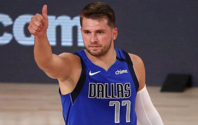 博尼：迪马尔科总是能传出好球；米兰德比和其他比赛一样重要（博尼称赞迪马尔科传球稳定，直言米兰德比与其他比赛同样重要）